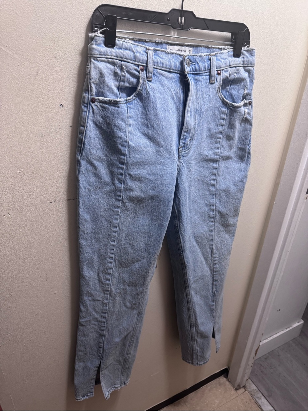 Abercrombie & Fitch the 90’s straight ultra high rise size 29/8S